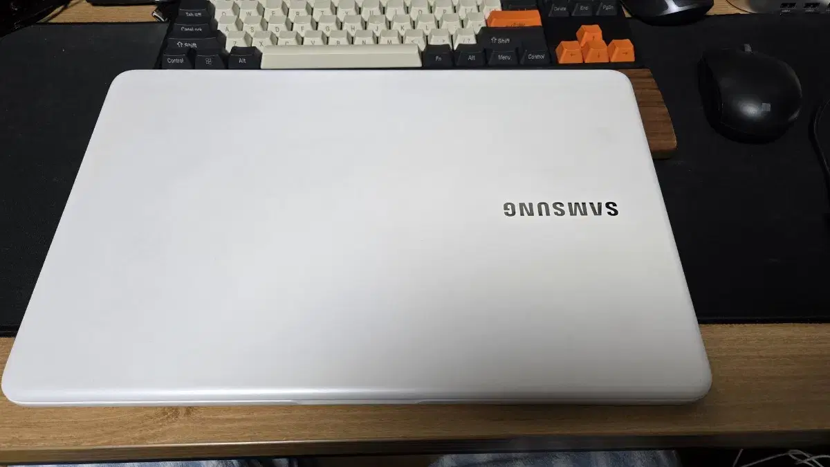 삼성 i5 노트북 NT900X5N 입니다